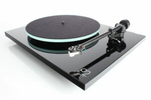 rega-p2-platine vinyle-noire