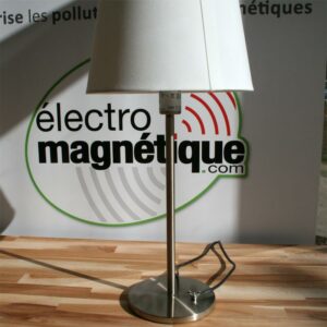 Cordon aimanté de mise à la terre pour lampes et autre objets métalliques – Image 3